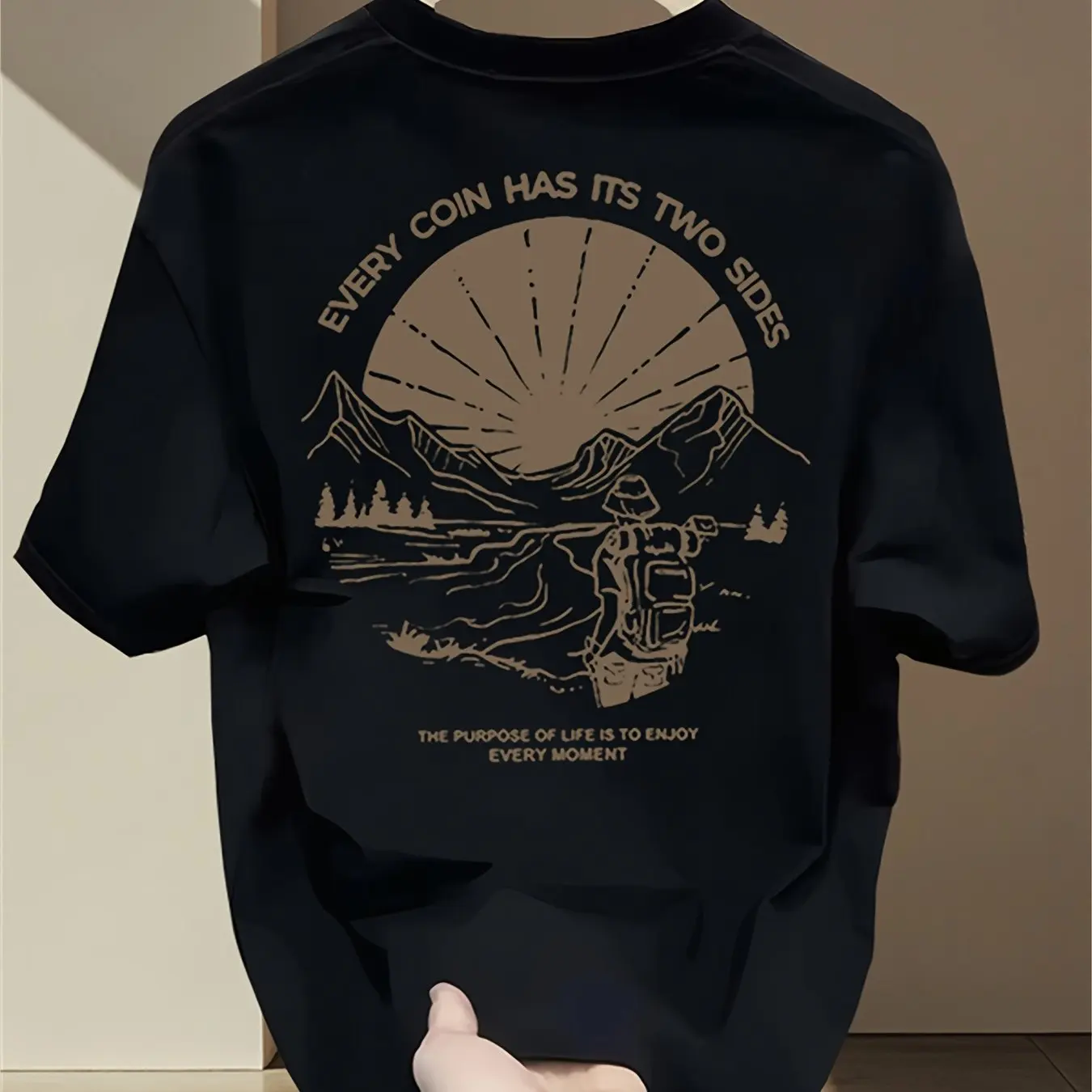 Vintage Mountain Hiking Graphi - مراجعة Outdoor Adventure Quotes Short وسعره