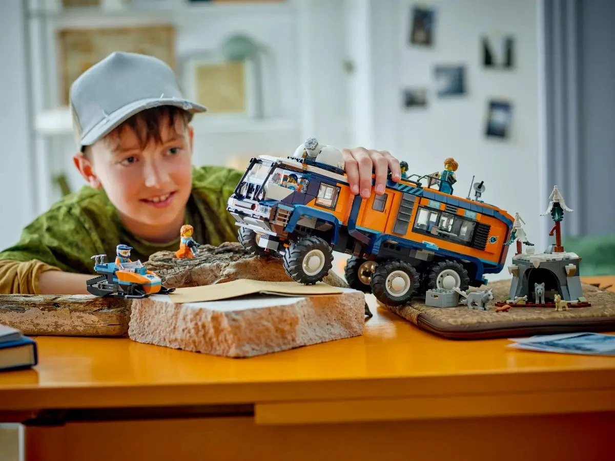 Disney 60471 Explorer Truck Bu - مراجعة Outdoor Adventure Birthday Party وسعره